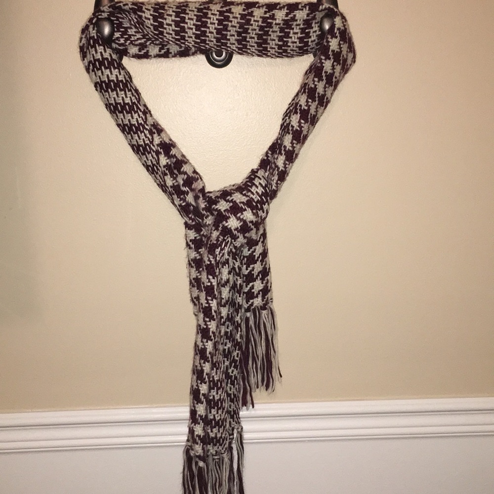 Scarf - Picture 2 of 2